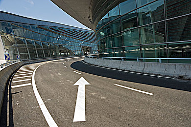 黑料曝光：揭秘赛道背后的权谋，速度与真相的极限抉择-4